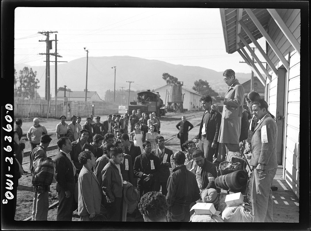  Stockton (vicinity), California. Mexican agricultural laborers arriving by train to help in the harvesting of beets
